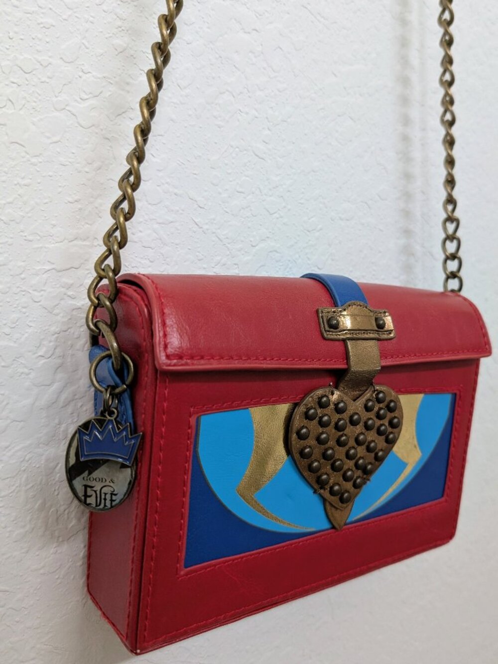 Disney Descendants GOOD & EVIE Crossbody Purse Studded Heart Charm Red Blue RARE